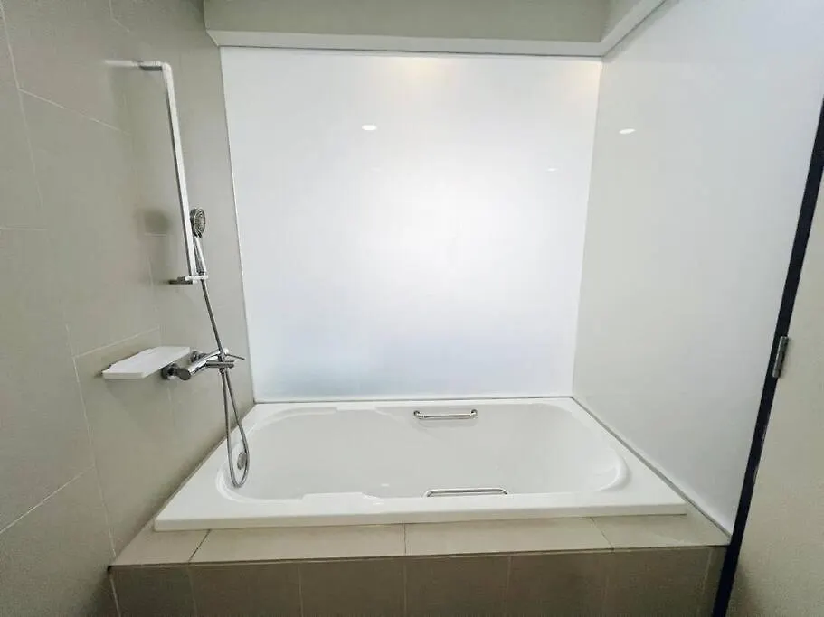 Promo Connected Train 3 Bedrooms - Above Mall 25 Kuala Lumpur Ma­lay­sia