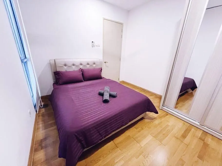 Apartment Promo Connected Train 3 Bedrooms - Above Mall 25 Kuala Lumpur