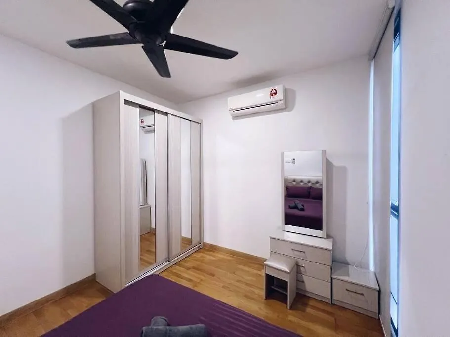 Promo Connected Train 3 Bedrooms - Above Mall 25 Kuala Lumpur