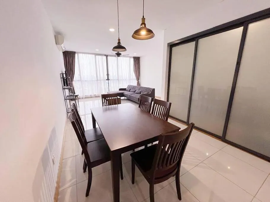 Promo Connected Train 3 Bedrooms - Above Mall 25 Kuala Lumpur